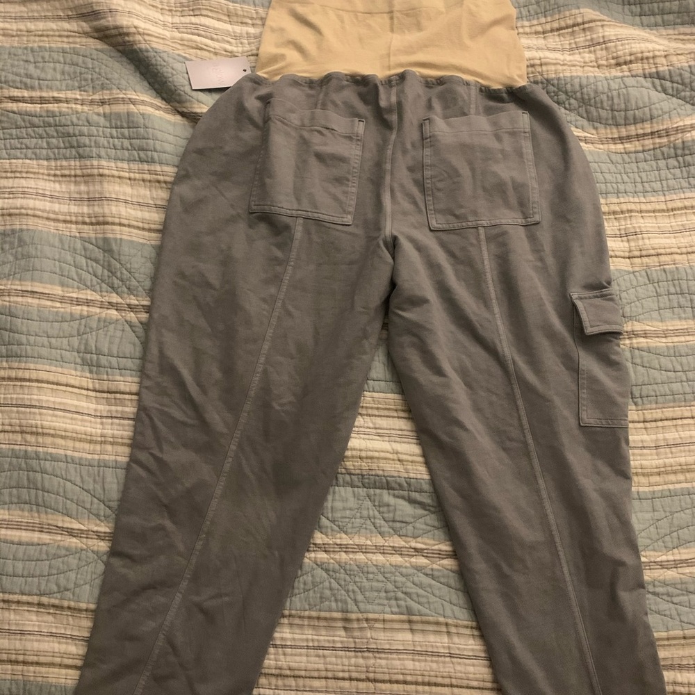 Maternity capris - Picture 2 of 5